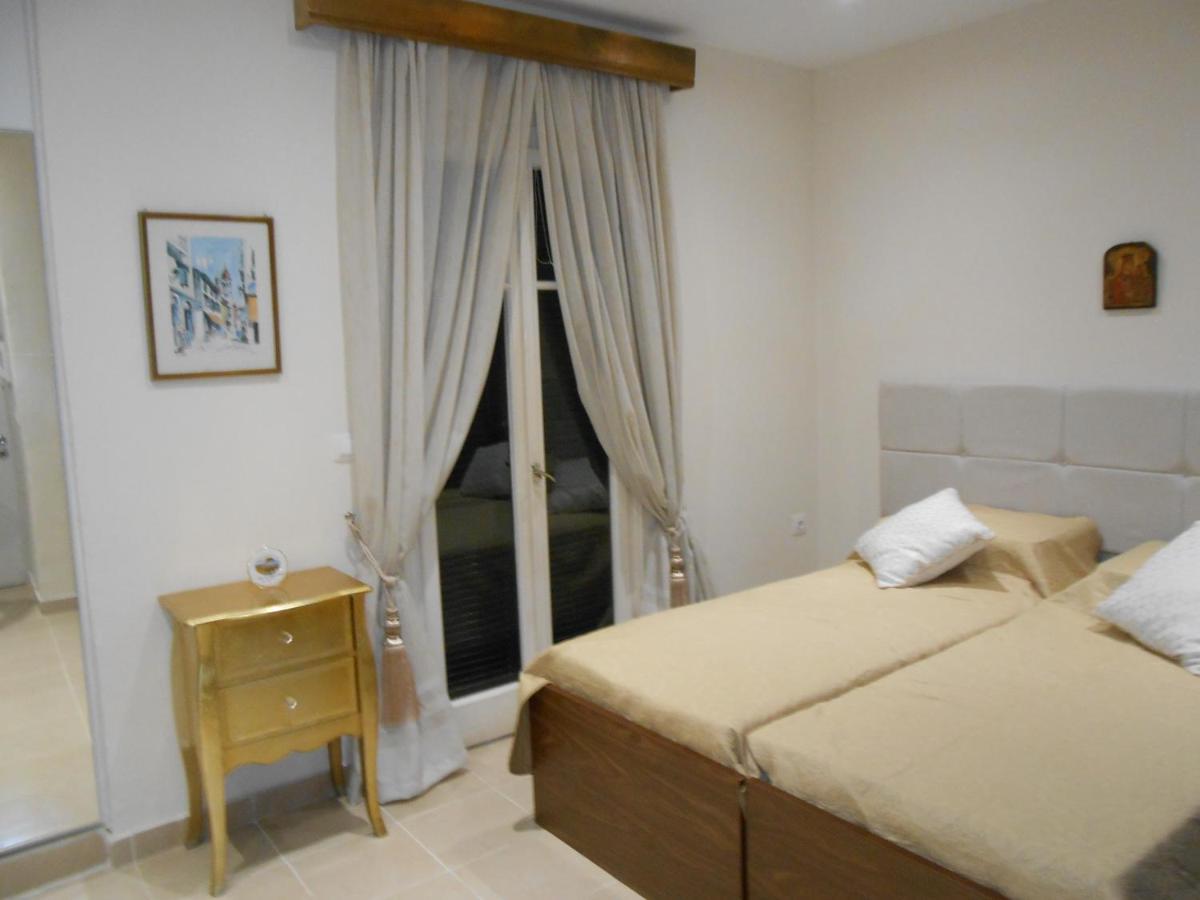 Elena'S Old Corfu Town Apartment Eksteriør bilde